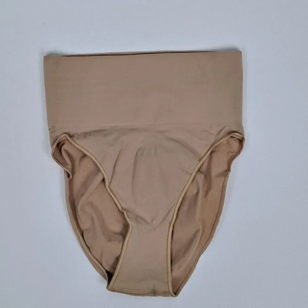 Skims Core Control shapewear NWOT‎